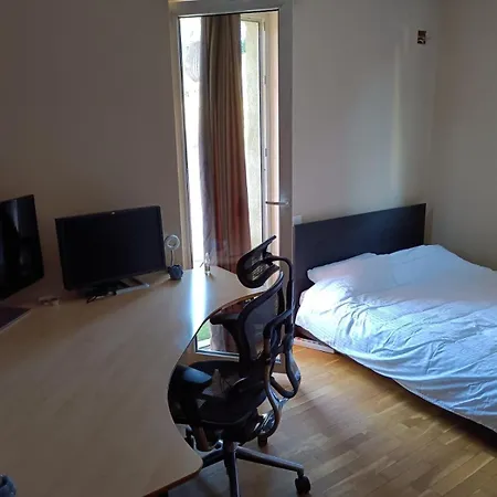 Lovely 2 Bedroom Appartamento